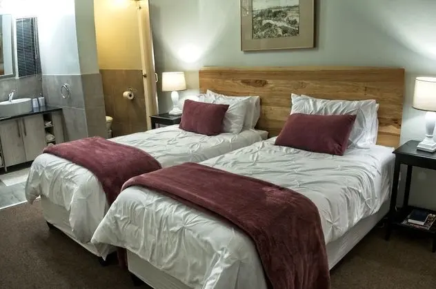 Strelitzia Twin Room