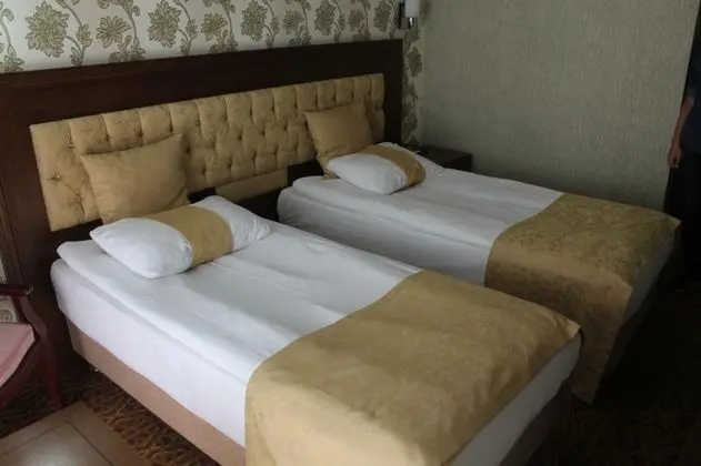 Standart Oda, Sokak Manzaralı