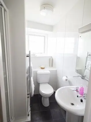 Süit, Banyolu/Duşlu