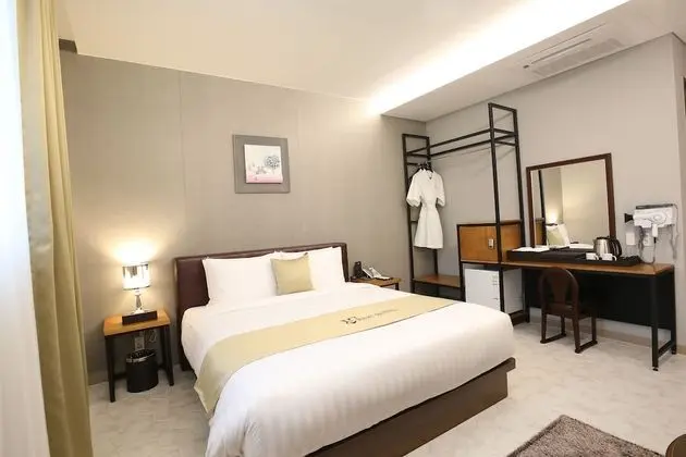 Deluxe Tek Büyük Yataklı Oda