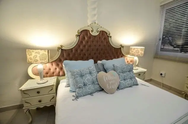 Luxury Tek Büyük Yataklı Oda (Peaceful)