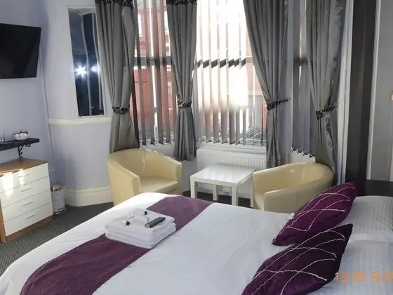 Economy Tek Büyük veya İki Ayrı Yataklı Oda, Banyolu/Duşlu