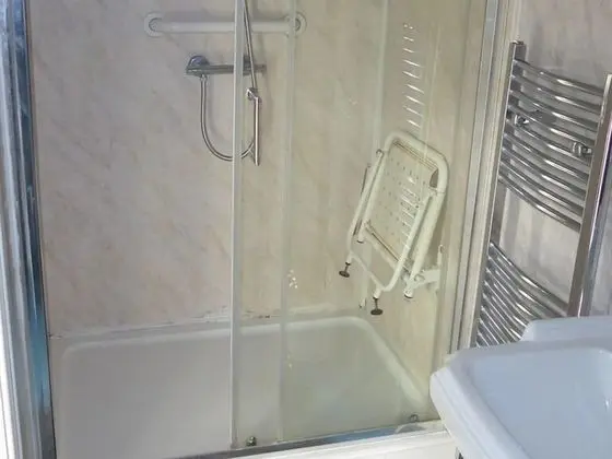 Economy Tek Büyük veya İki Ayrı Yataklı Oda, Banyolu/Duşlu