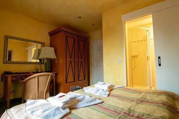 Basic Tek Büyük Yataklı Oda