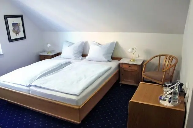 Classic Tek Büyük Yataklı Oda