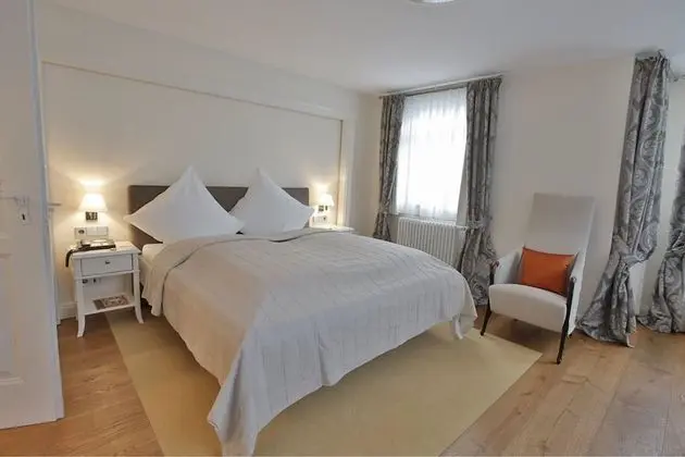 Deluxe Tek Büyük Yataklı Oda (Haus Komburg)