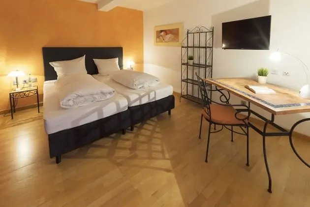 Comfort Tek Büyük Yataklı Oda