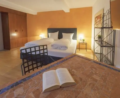 Comfort Tek Büyük Yataklı Oda