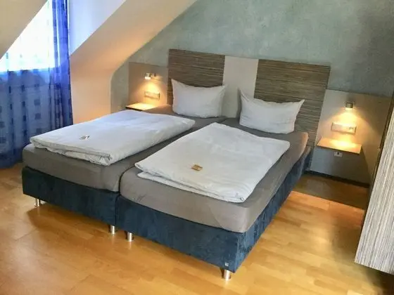 Comfort Tek Büyük Yataklı Oda