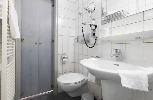 Comfort Tek Büyük Yataklı Oda