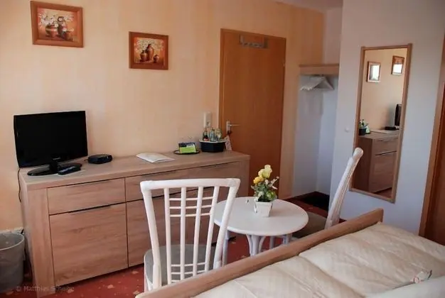 Comfort Tek Büyük Yataklı Oda