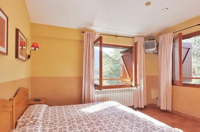 Üç Kişilik Oda
