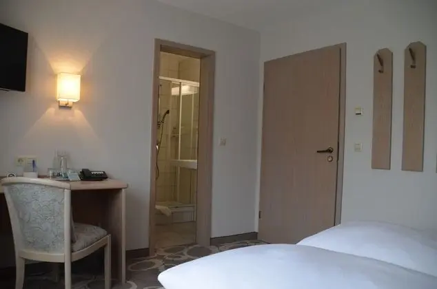 Basic Tek Büyük Yataklı Oda