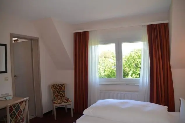 Basic Tek Büyük Yataklı Oda