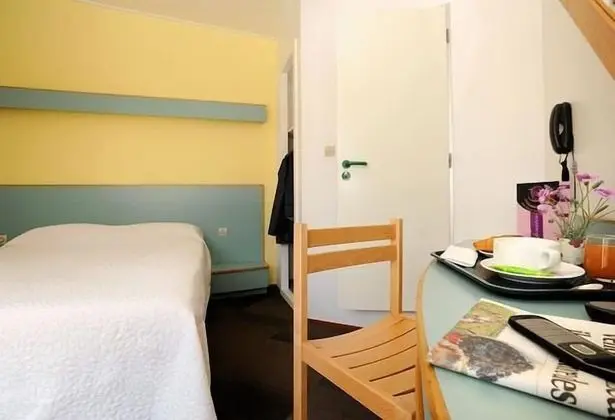 Tek Büyük Yataklı Oda