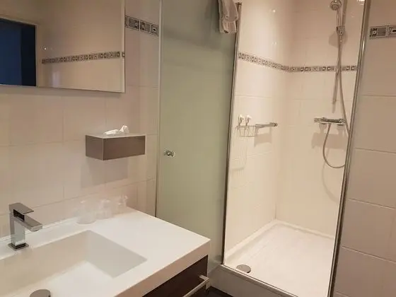 Comfort Dört Kişilik Oda, Köşe