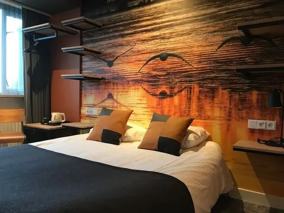 City Tek Büyük Yataklı Oda