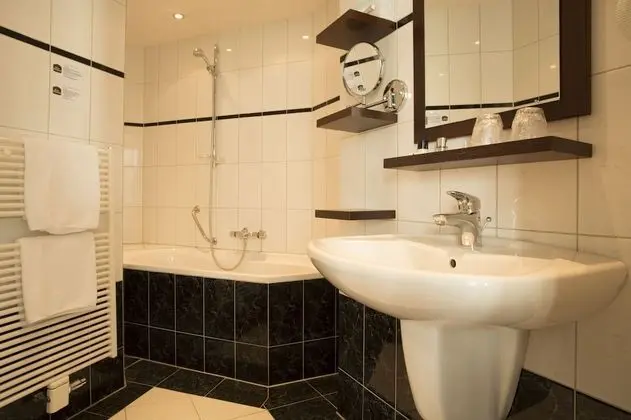 Comfort Room, 2 Single Beds