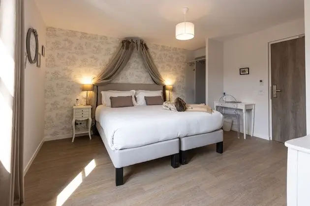 Traditional Tek Büyük Yataklı Oda