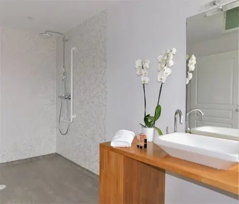 Traditional Tek Büyük Yataklı Oda