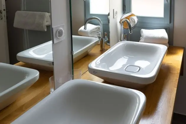 Traditional Tek Büyük Yataklı Oda