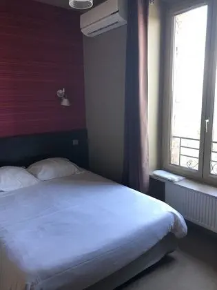 Basic Oda, 1 Büyük (Queen) Boy Yatak, Deniz Manzaralı