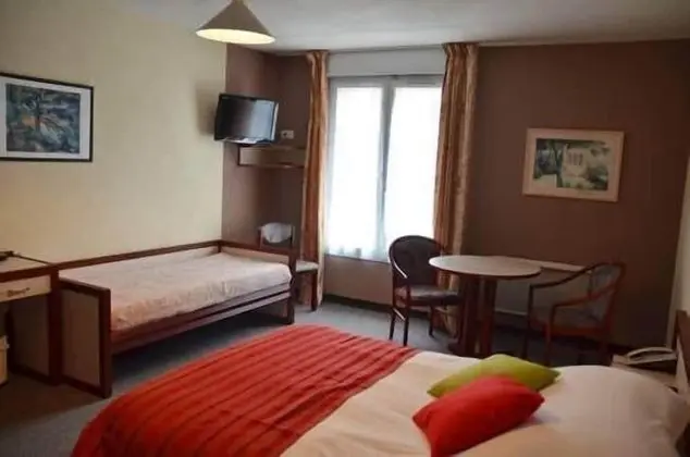 Tek Büyük veya İki Ayrı Yataklı Oda, Balkon, Bahçe Manzaralı