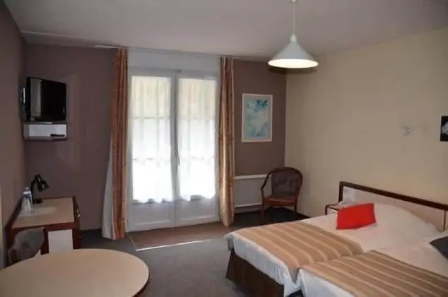 Tek Büyük veya İki Ayrı Yataklı Oda, Balkon, Bahçe Manzaralı