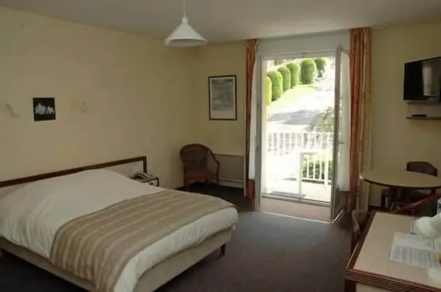 Tek Büyük veya İki Ayrı Yataklı Oda, Balkon, Bahçe Manzaralı