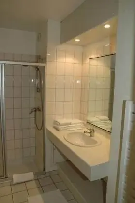 Tek Büyük veya İki Ayrı Yataklı Oda, Balkon, Bahçe Manzaralı