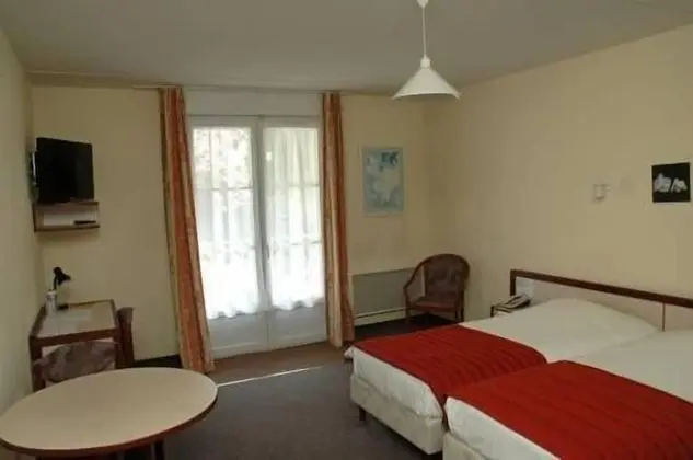 Tek Büyük veya İki Ayrı Yataklı Oda, Park Manzaralı