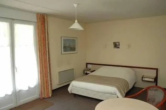 Tek Büyük veya İki Ayrı Yataklı Oda, Park Manzaralı