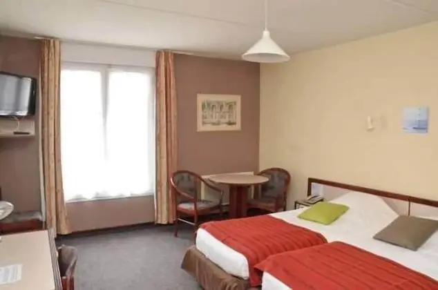 Tek Büyük veya İki Ayrı Yataklı Oda, Park Manzaralı