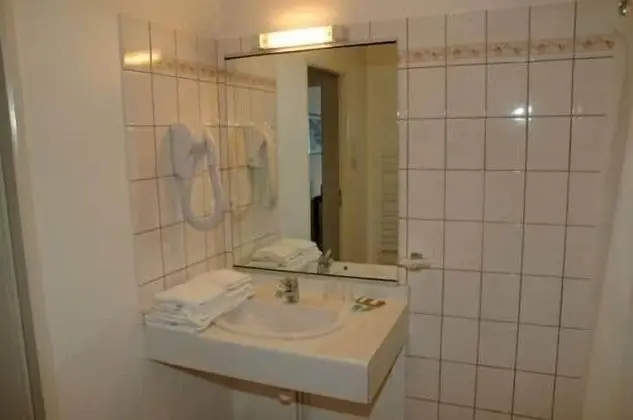 Tek Büyük veya İki Ayrı Yataklı Oda, Zemin Kat