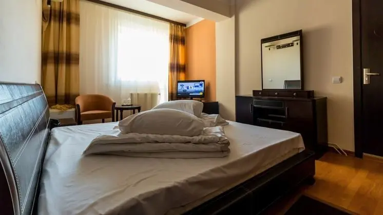 Romantic Tek Büyük Yataklı Oda