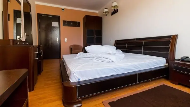 Romantic Tek Büyük Yataklı Oda