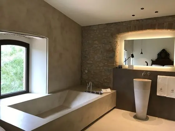 Tek Büyük Yataklı Oda (Masia)