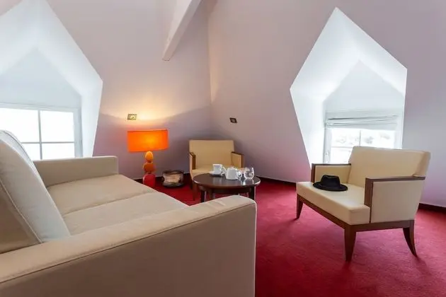 Family Süit (Evasion)