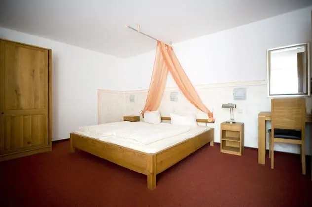 Tek Büyük Yataklı Oda