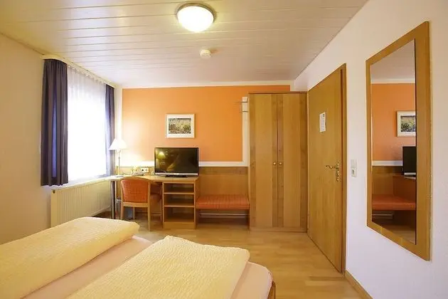 Tek Büyük Yataklı Oda (External Bathroom)