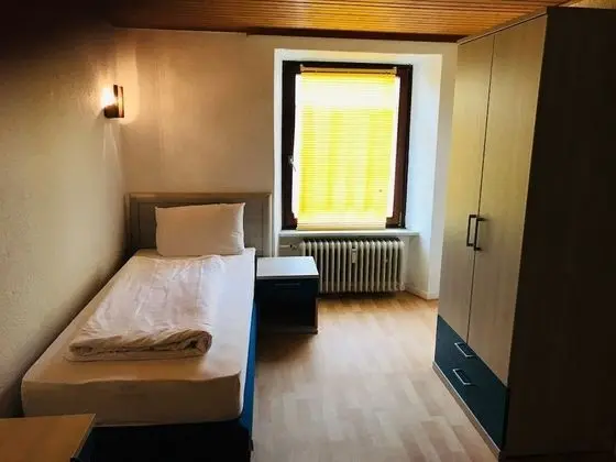 Tek Kişilik Oda, Ortak Banyo