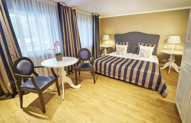 Comfort Tek Büyük veya İki Ayrı Yataklı Oda