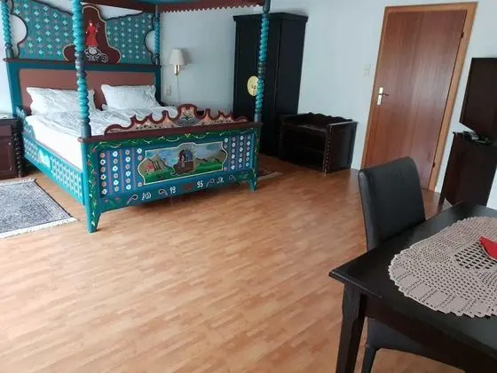 Tek Büyük Yataklı Oda