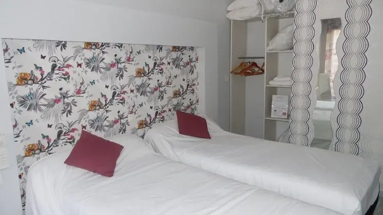 Economy Tek Büyük veya İki Ayrı Yataklı Oda