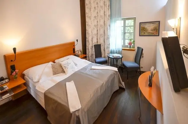 Comfort Büyük Yataklı Tek Kişilik Oda