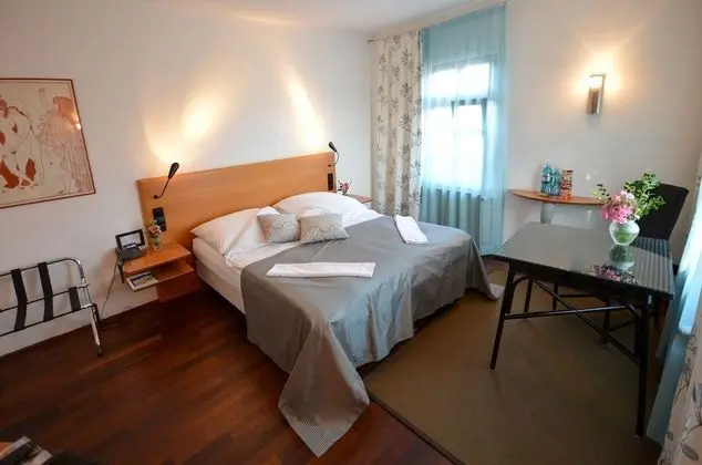 Comfort Büyük Yataklı Tek Kişilik Oda