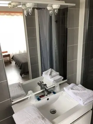 Üç Kişilik Oda