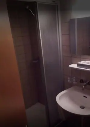 Tek Kişilik Oda, Ortak Banyo