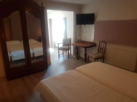 Üç Kişilik Oda
