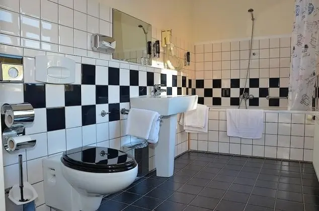 Üç Kişilik Oda